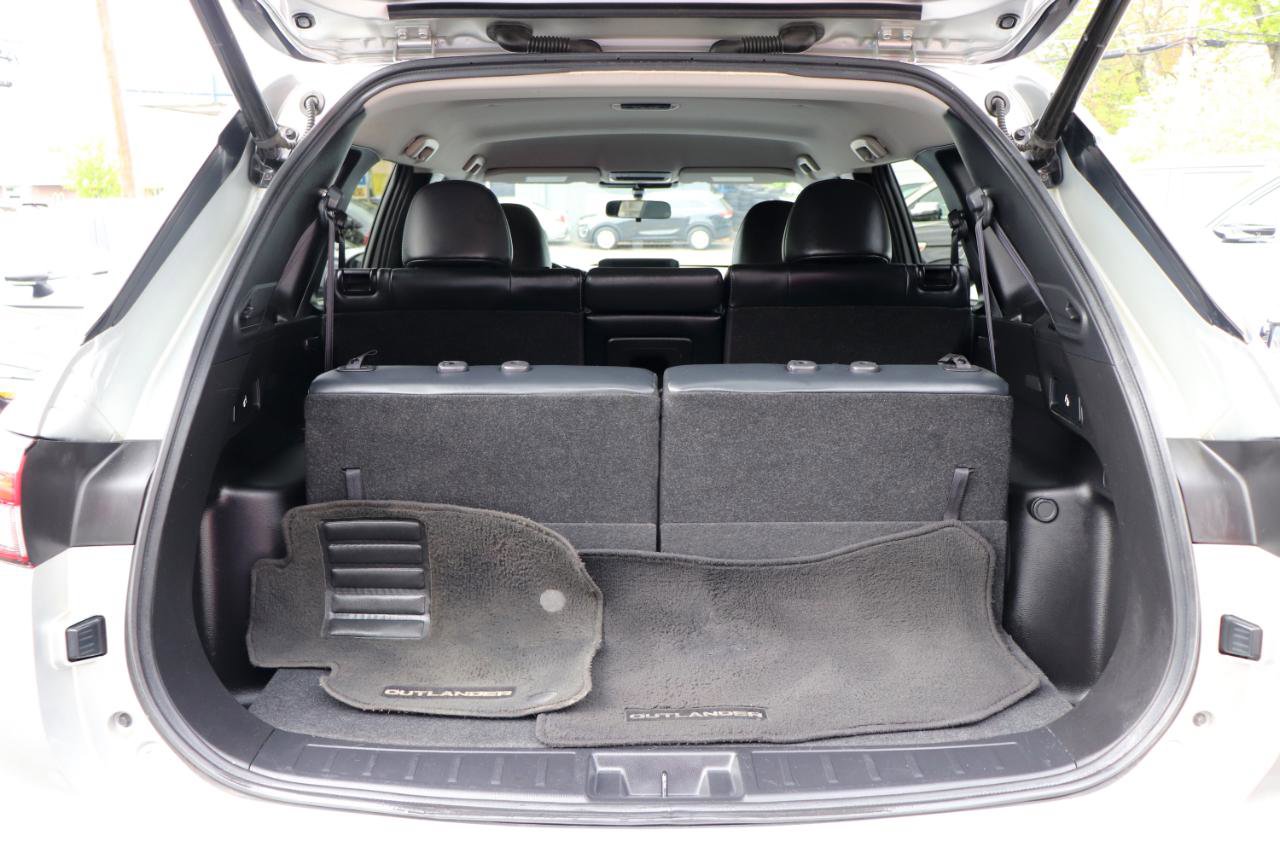 Used 2024 Mitsubishi Outlander AWD image 57