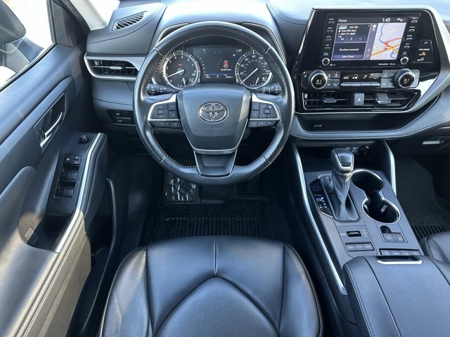 Used 2022 Toyota Highlander XLE image 10