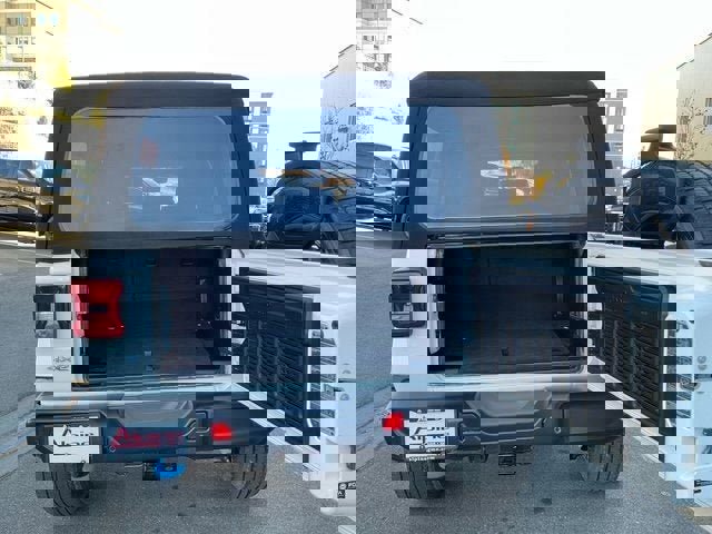 Used 2022 Jeep Wrangler Unlimited Sahara w/ Cold Weather Group image 15