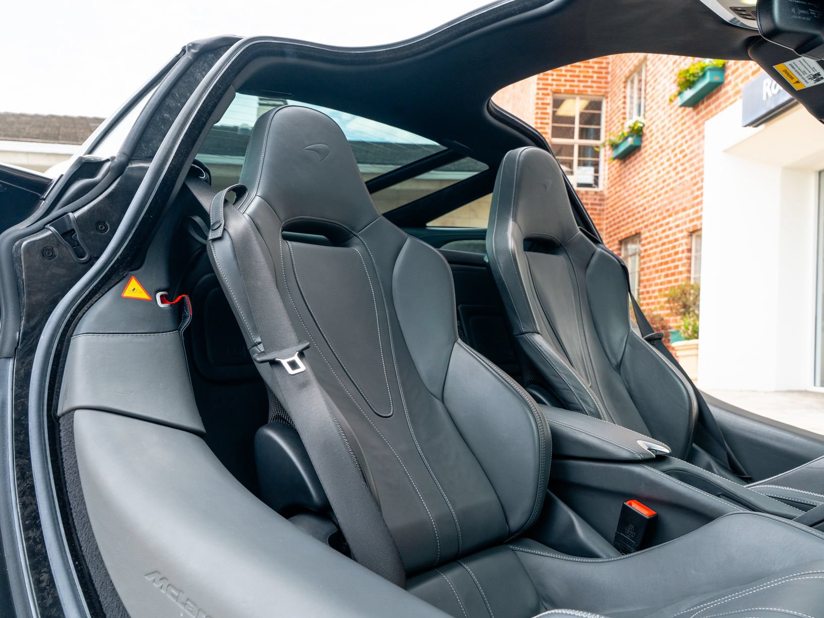 Used 2018 McLaren 720S Luxury RWD image 16
