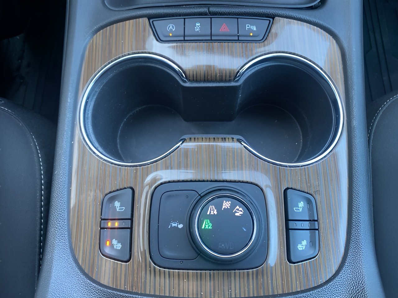 Used 2023 GMC Acadia SLE w/ Driver Convenience Package image 25