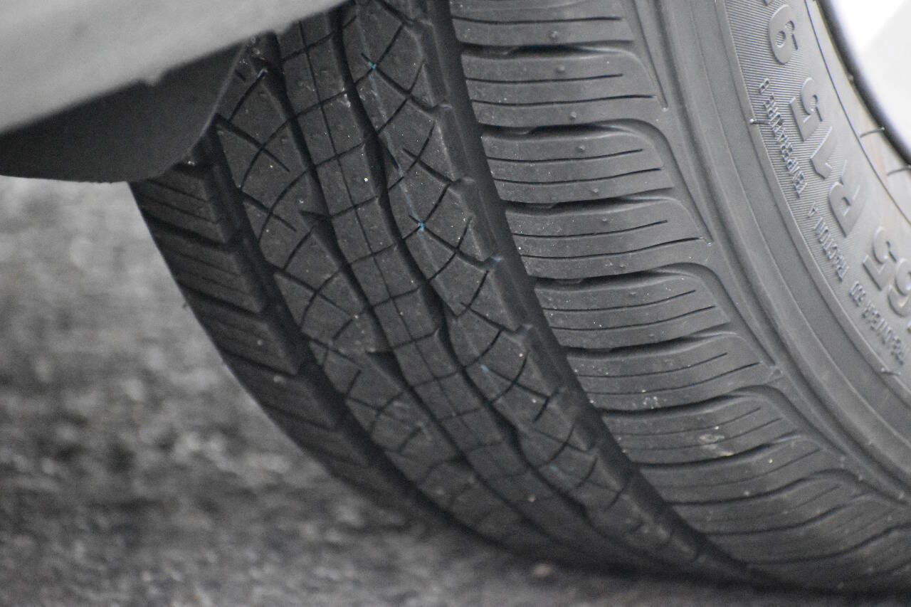 Used 2015 Volkswagen Golf S image 37