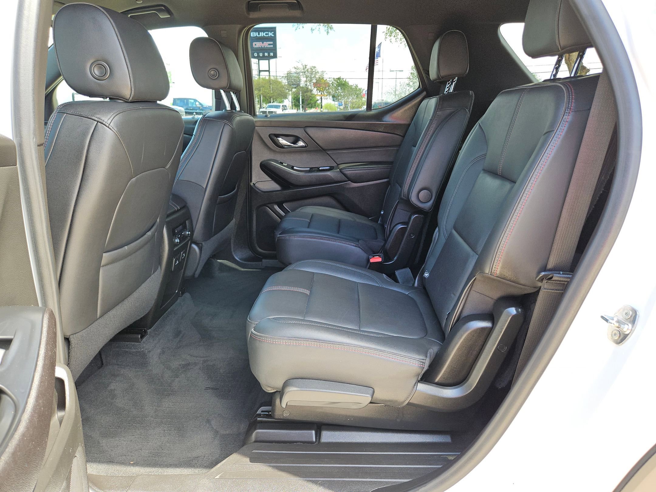 Certified 2023 Chevrolet Traverse RS w/ LPO, 'HIT The Road' Package FWD image 14