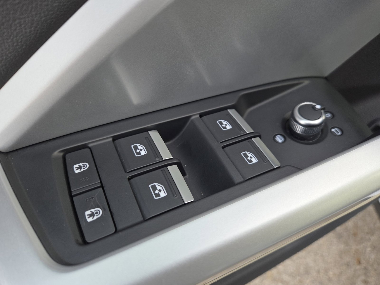 Used 2025 Audi Q3 2.0T Premium image 26