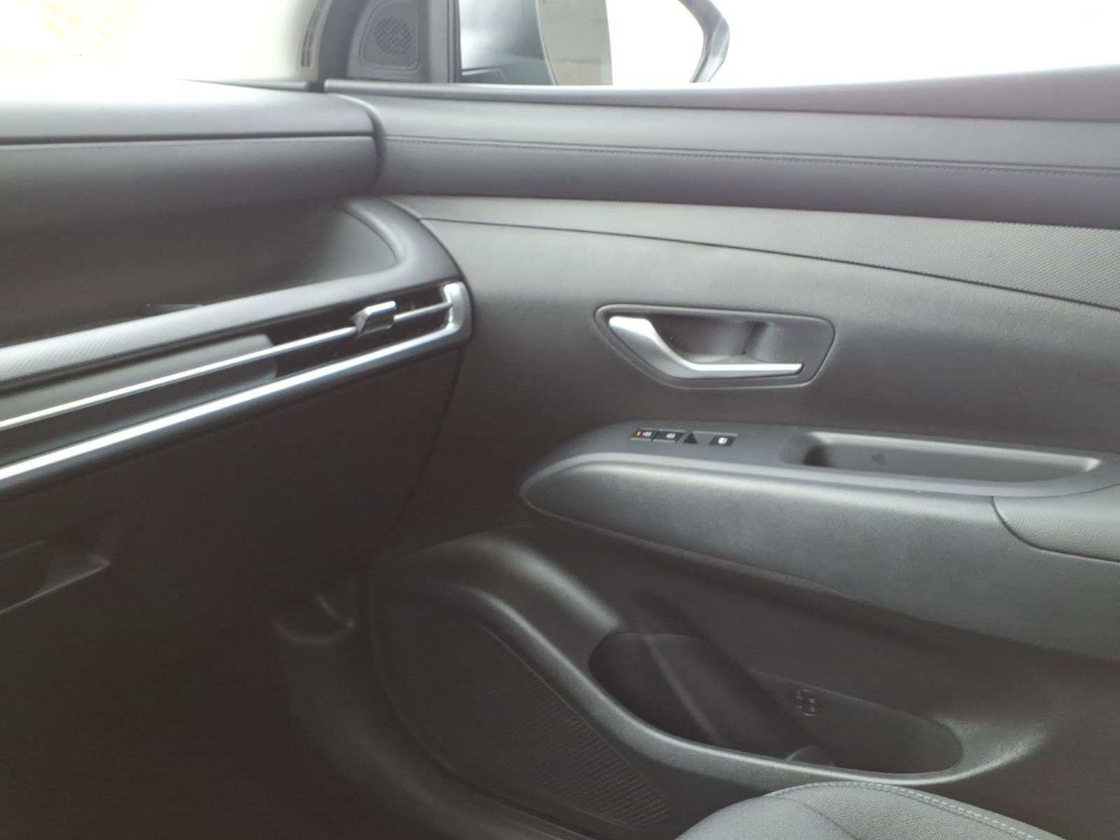 Certified 2025 Hyundai Tucson SE image 26