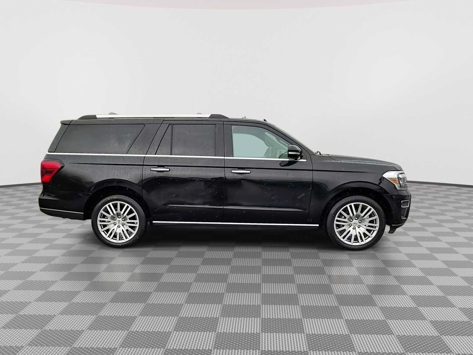 Used 2024 Ford Expedition Max Limited AWD/4WD image 9