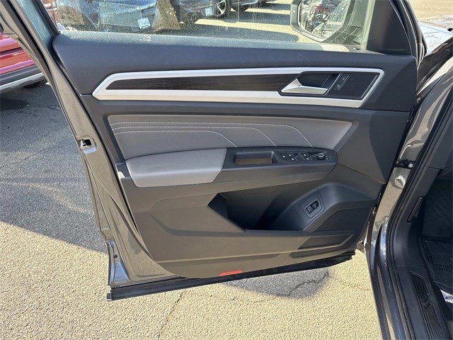 Used 2023 Volkswagen Atlas SE image 13