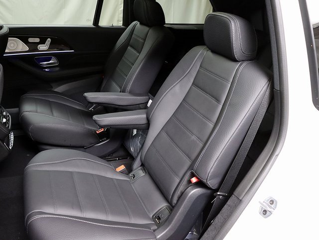 New 2026 Mercedes-Benz GLS 580 4MATIC image 12
