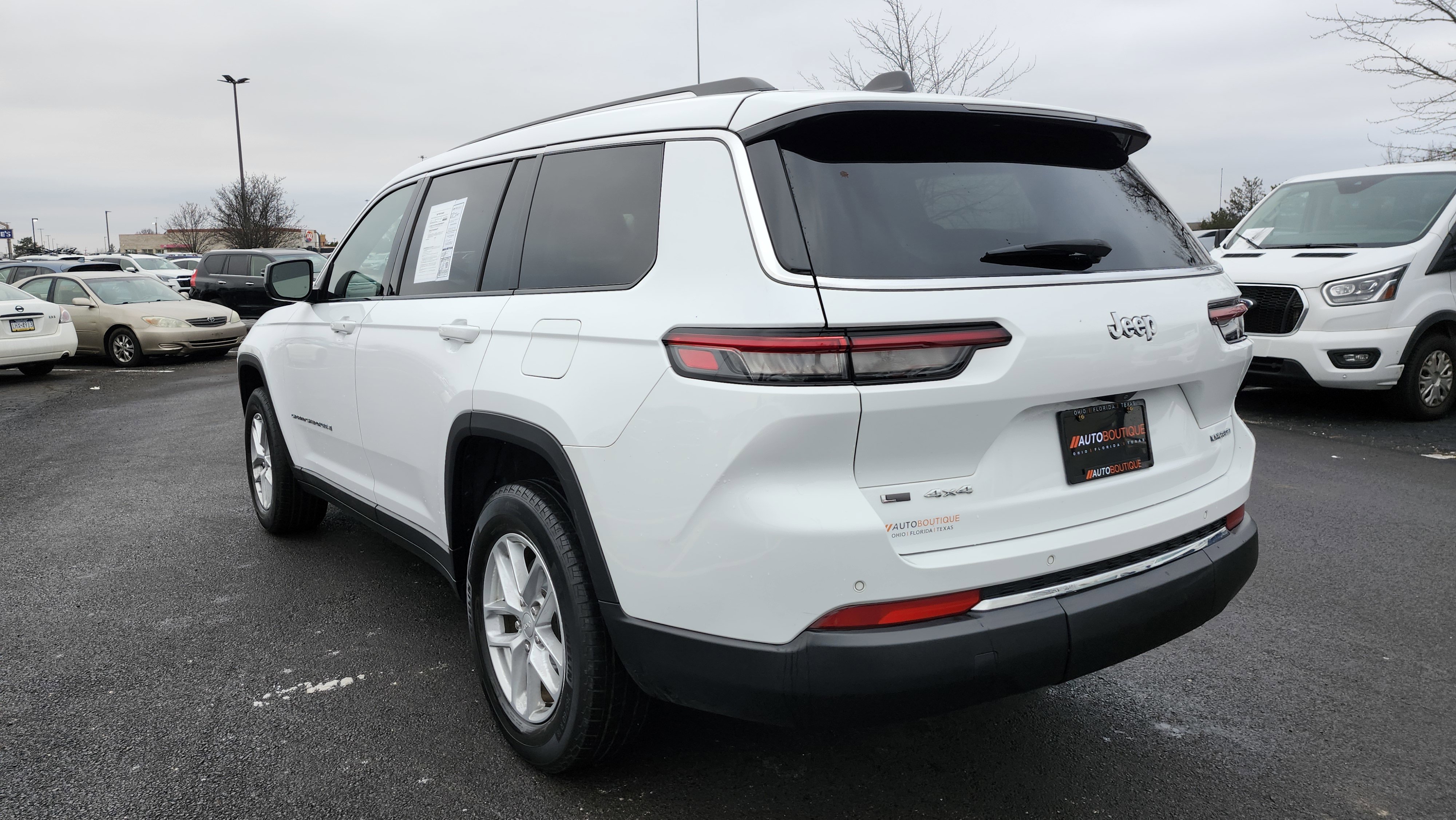 Used 2022 Jeep Grand Cherokee L Laredo w/ Luxury Tech Group I image 16