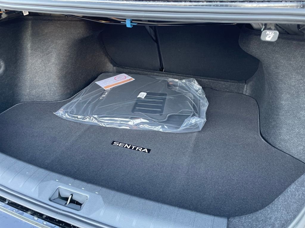 New 2026 Nissan Sentra SR w/ Floor Mat Package FWD image 24