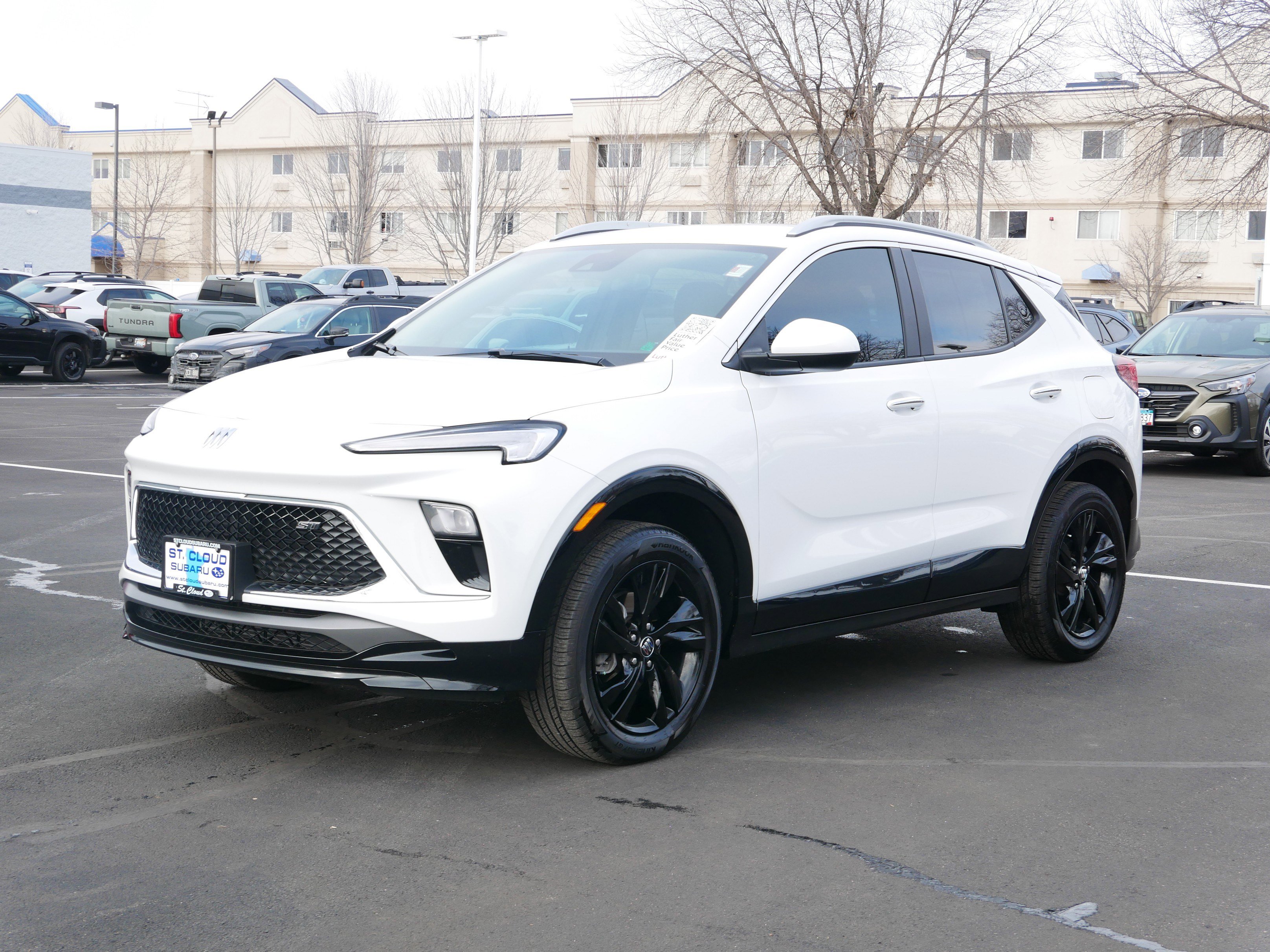 Used 2024 Buick Encore GX Sport Touring image 3