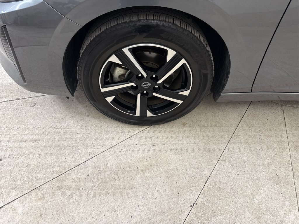 Used 2025 Nissan Sentra SV FWD image 13