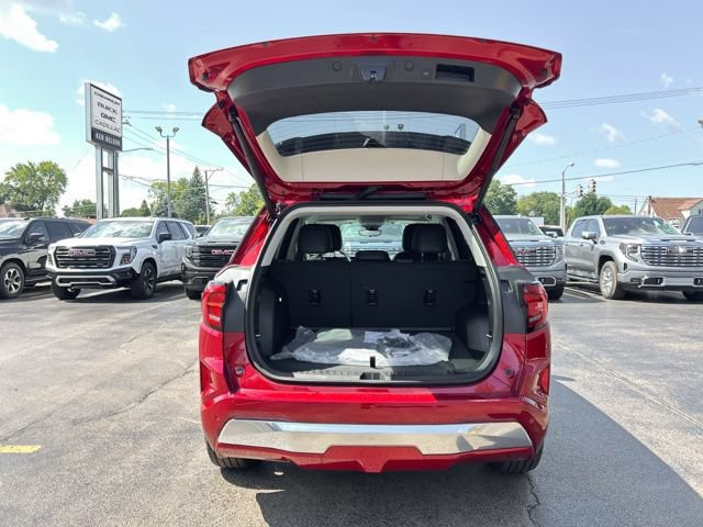New 2026 GMC Terrain Denali w/ LPO, Black Badging Package AWD/4WD image 11