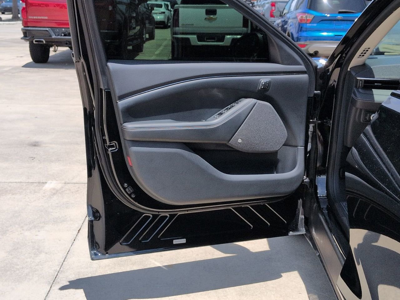 Used 2022 Ford Mustang Mach-E Premium RWD image 7