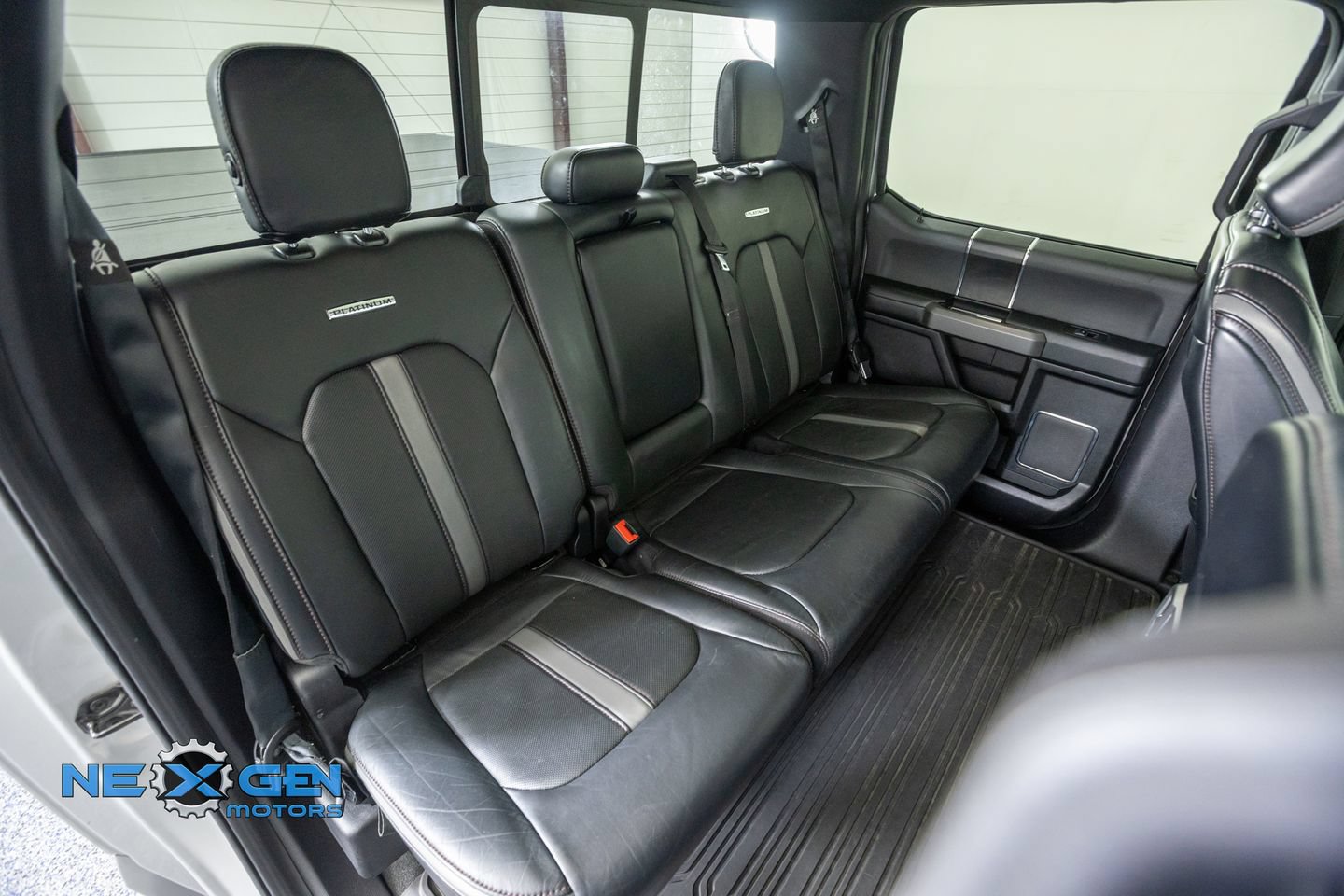 Used 2019 Ford F150 Platinum w/ Equipment Group 701A Luxury AWD/4WD image 43