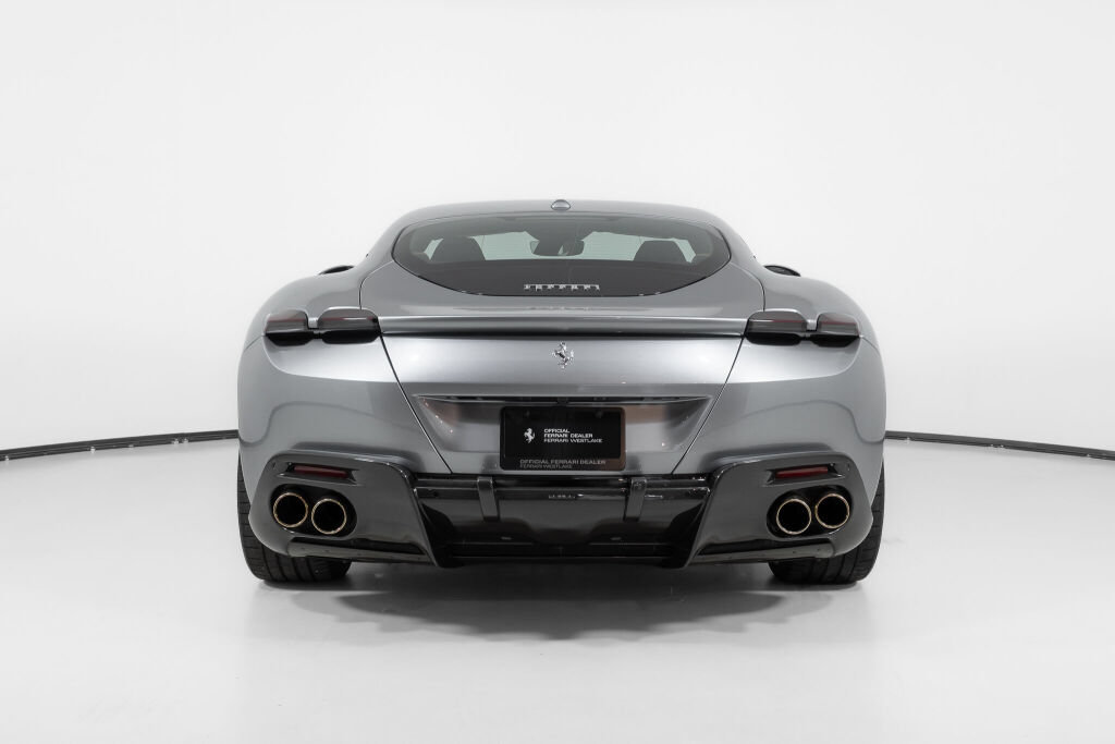 Used 2024 Ferrari Roma RWD image 9