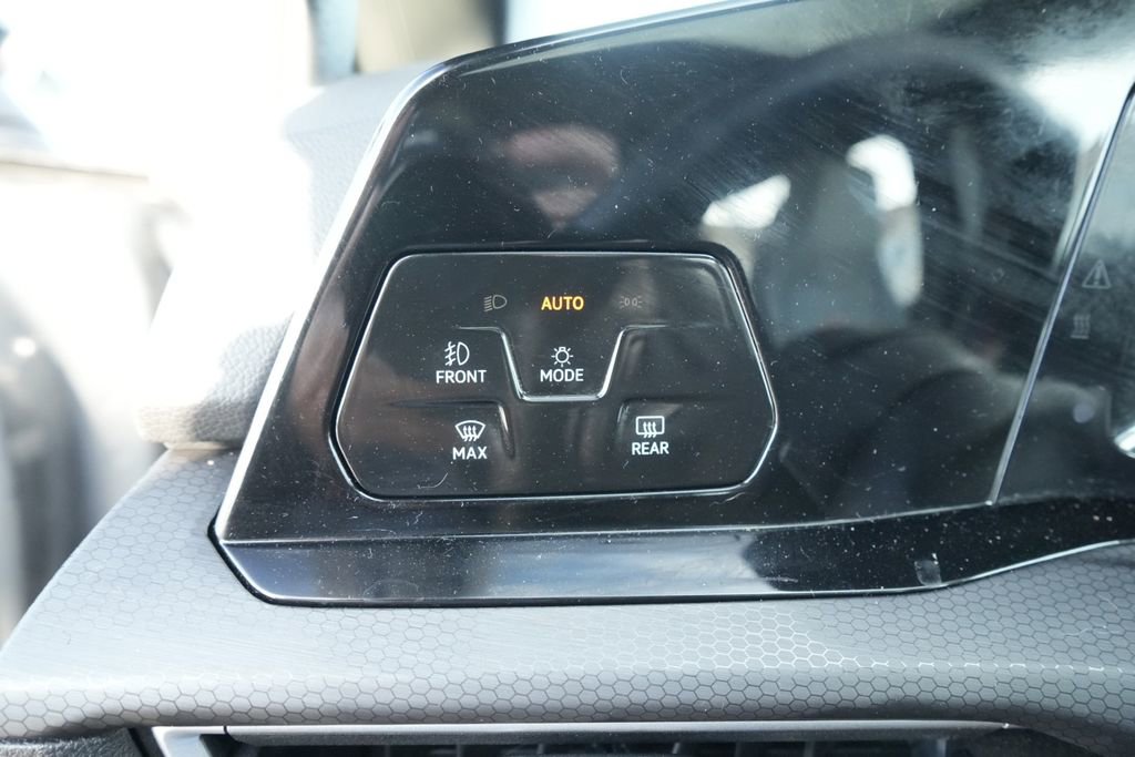 Used 2024 Volkswagen GTI SE w/ SE Leather Seats Package image 28