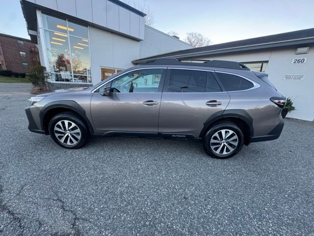 Used 2023 Subaru Outback Premium image 6