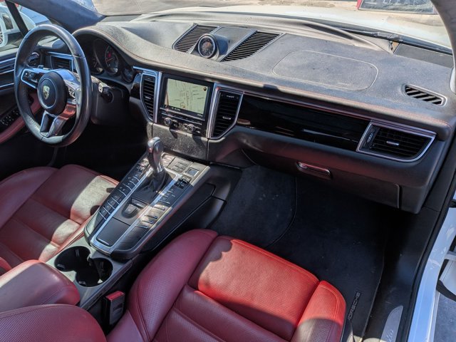 Used 2016 Porsche Macan Turbo AWD/4WD image 22