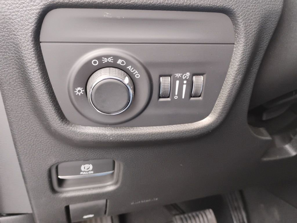 New 2025 Jeep Grand Cherokee Laredo X w/ Trailer Tow Package image 39