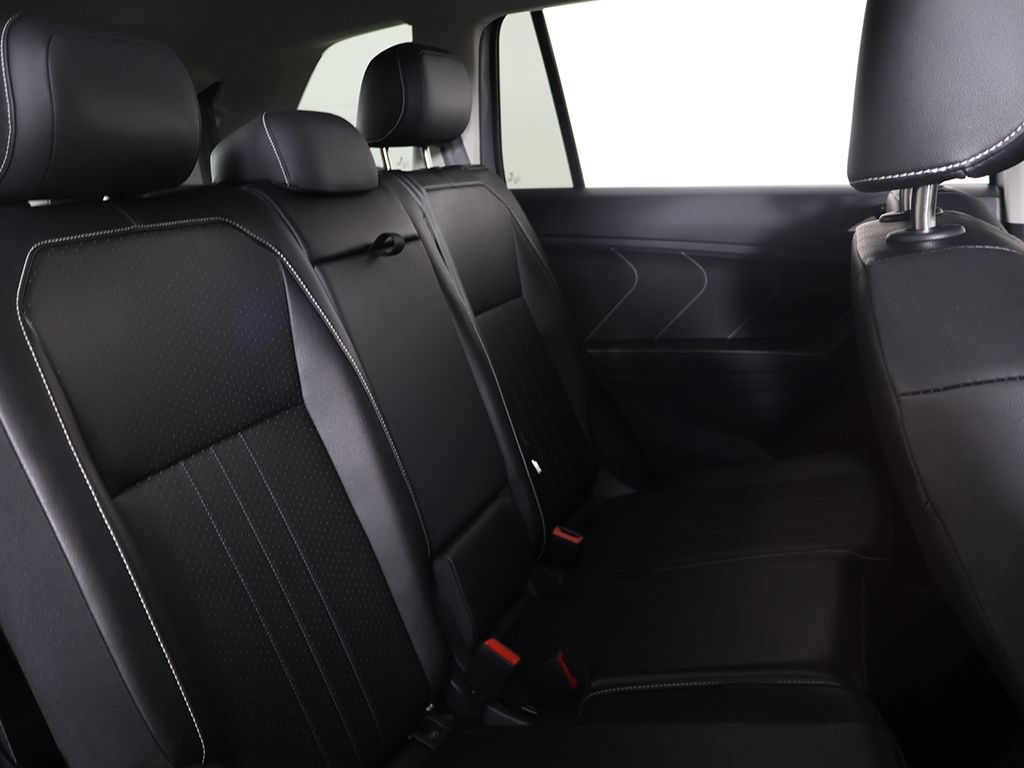 Used 2023 Volkswagen Tiguan SE FWD image 33