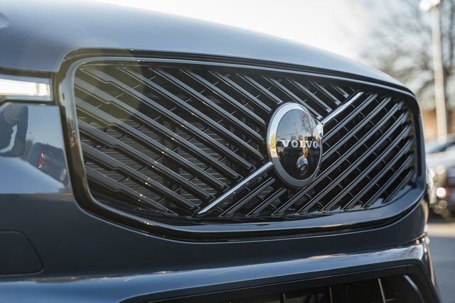 New 2026 Volvo XC60 B5 Plus w/ Climate Package image 12