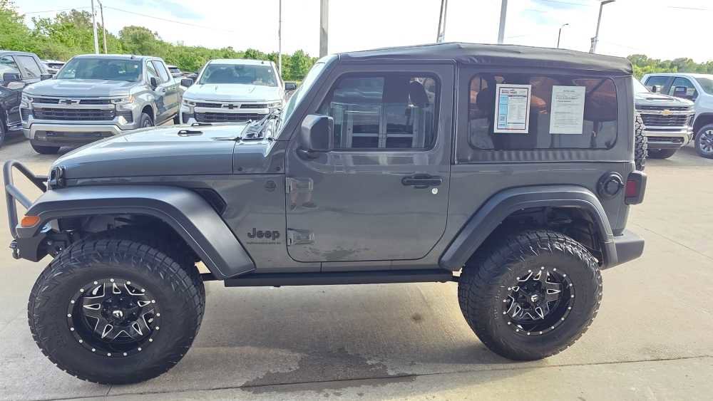 Used 2023 Jeep Wrangler Sport AWD/4WD image 2