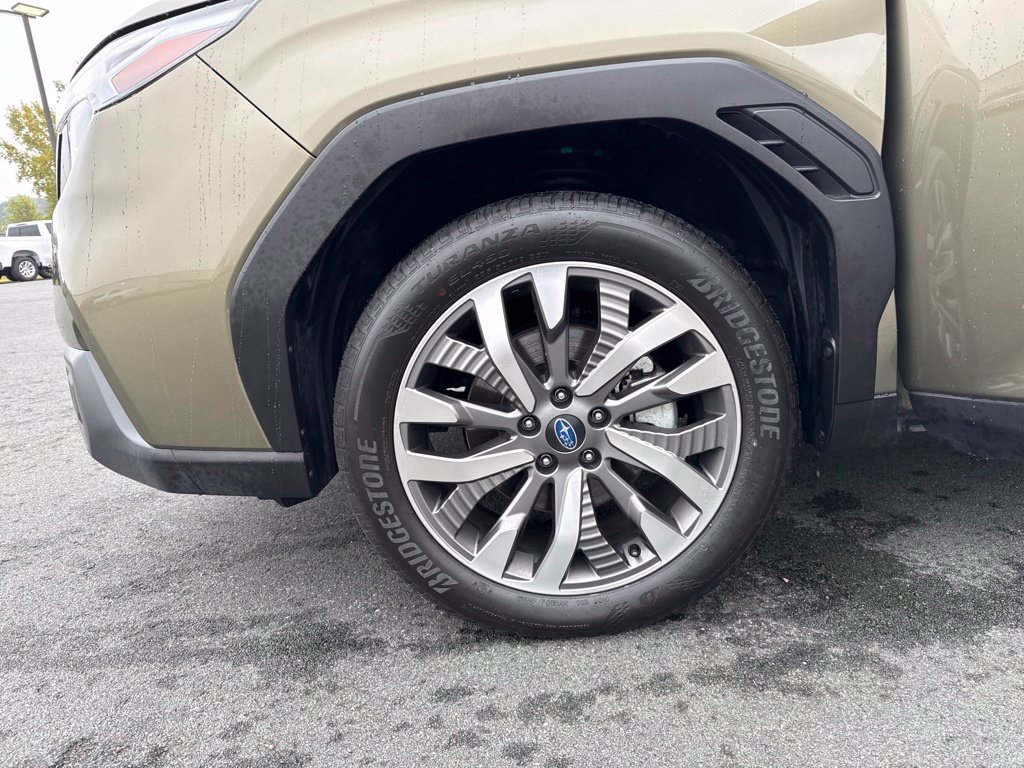 Used 2025 Subaru Forester Touring AWD/4WD image 43