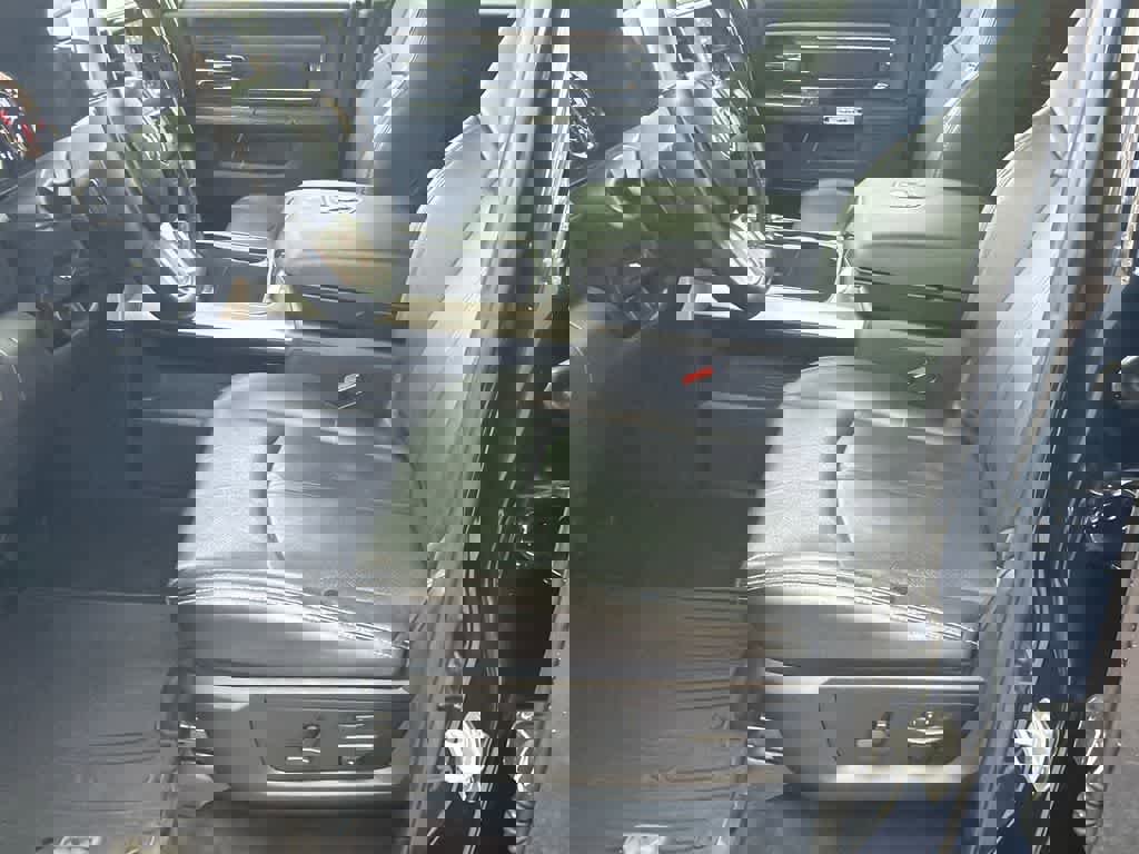 Used 2018 RAM 1500 Laramie w/ Convenience Group image 10