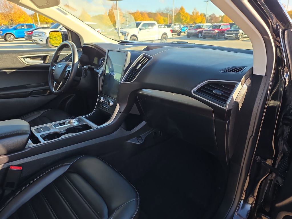 Used 2023 Ford Edge SEL w/ Convenience Package image 14