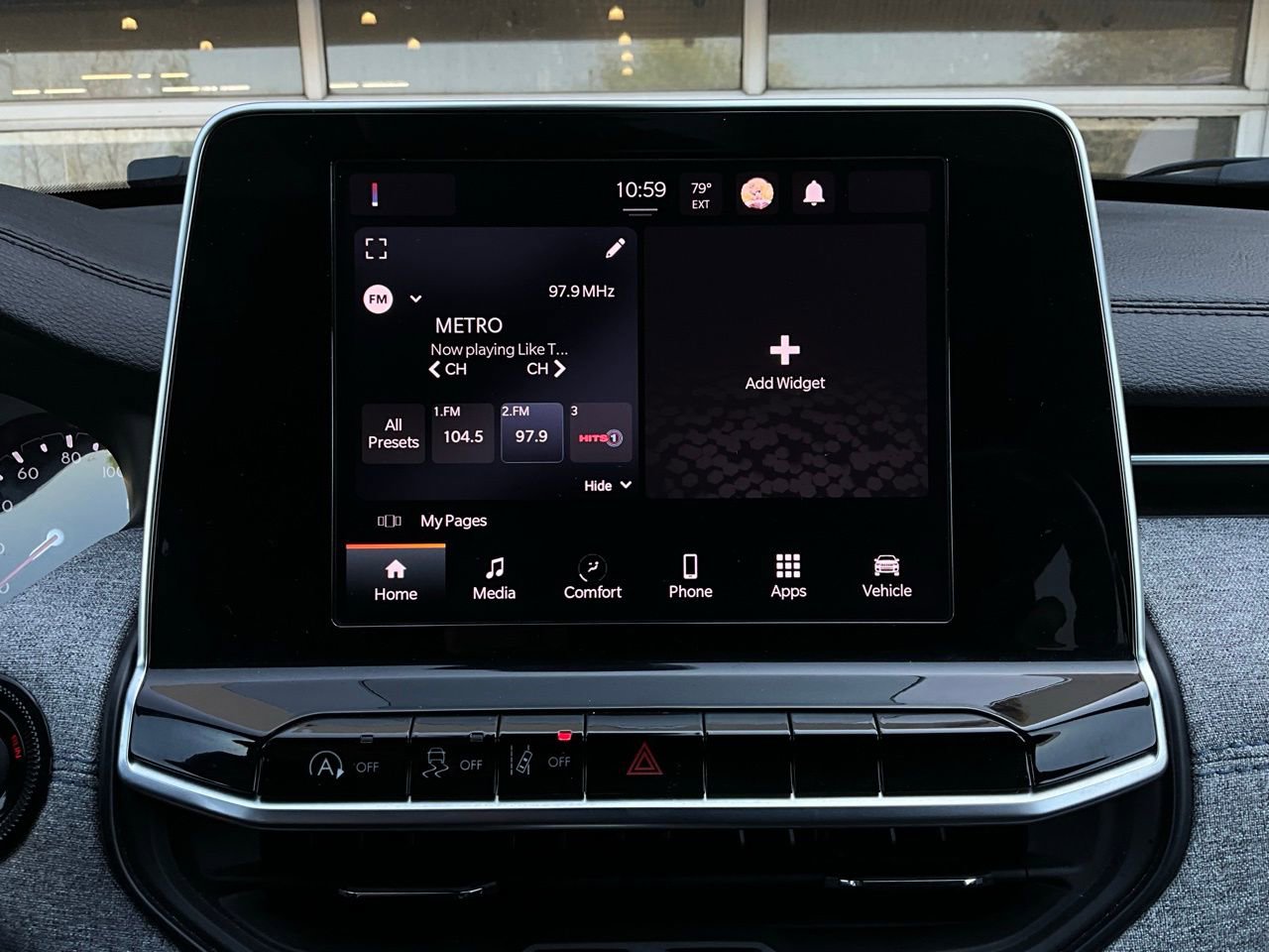 Used 2025 Jeep Compass Latitude image 29