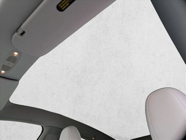 Used 2025 Tesla Model Y Performance image 17