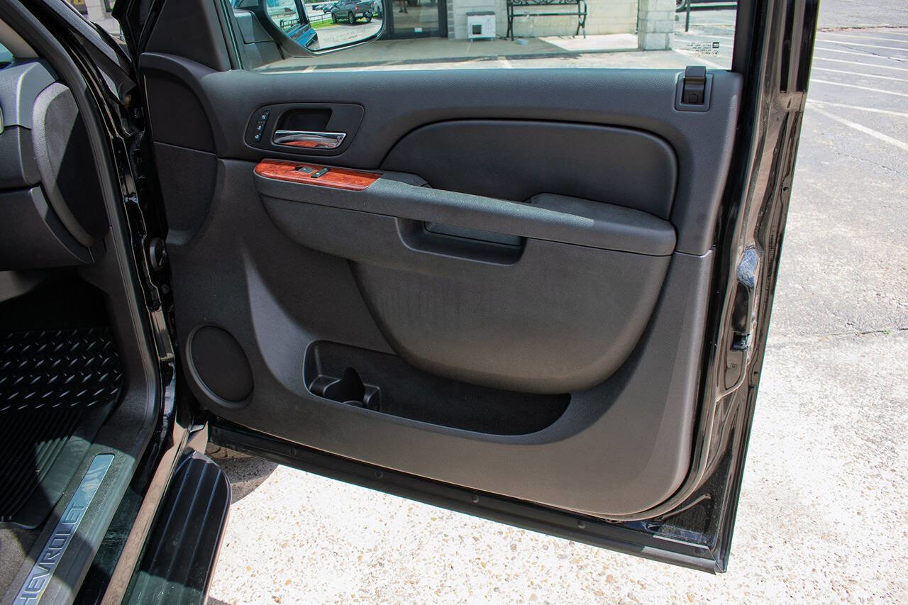 Used 2013 Chevrolet Avalanche LTZ image 38