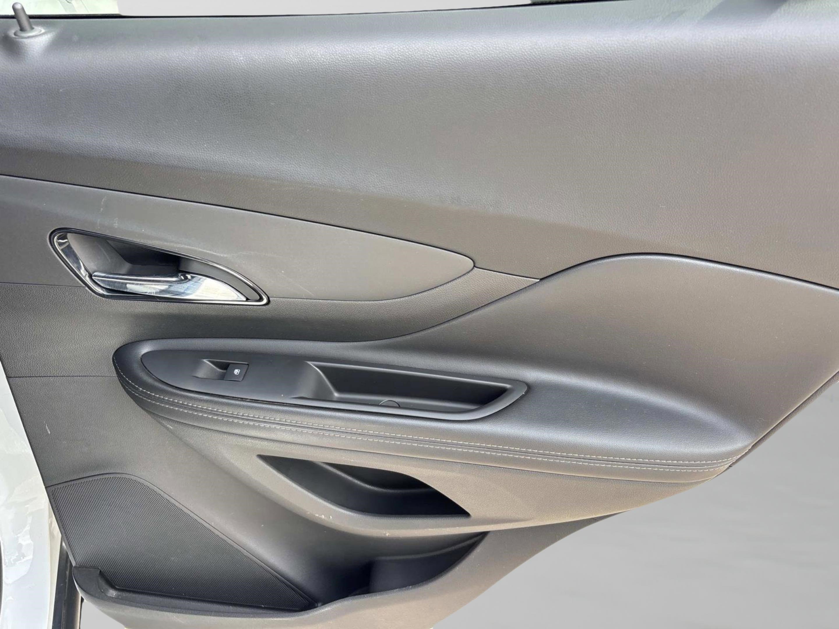 Used 2019 Buick Encore Preferred w/ Safety Package image 18