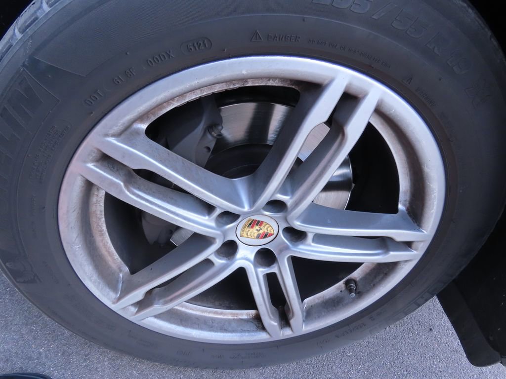 Used 2018 Porsche Macan AWD/4WD image 18