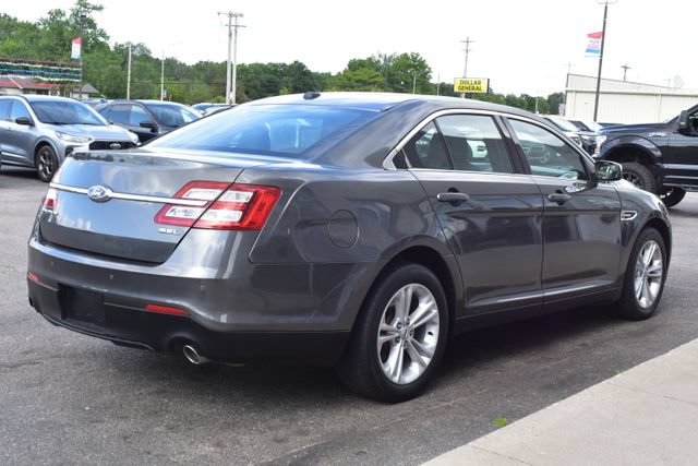Used 2017 Ford Taurus SEL FWD image 10
