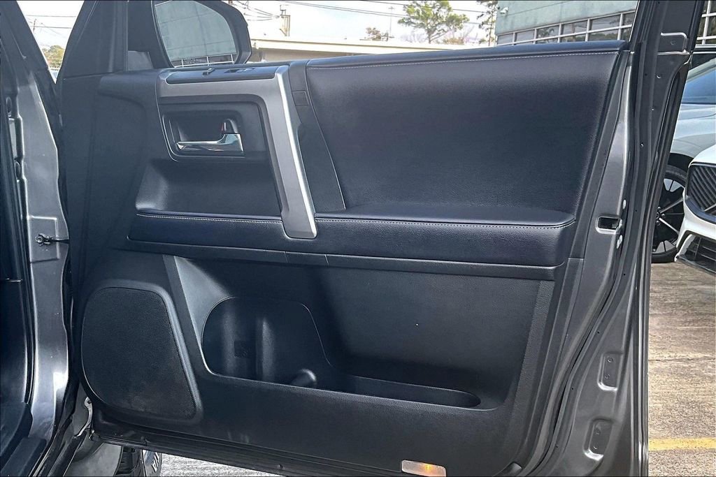 Used 2018 Toyota 4Runner SR5 Premium image 25