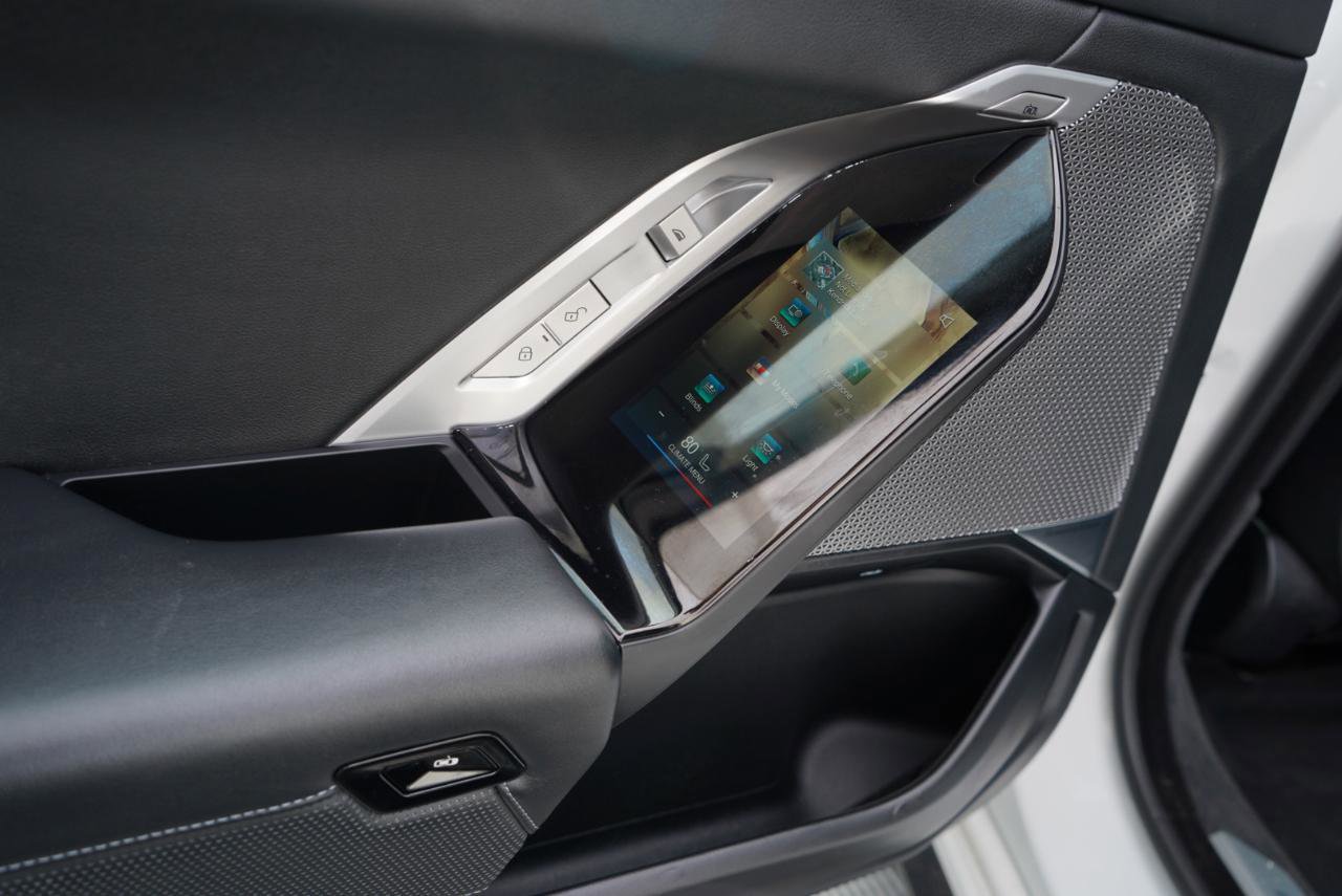 Used 2023 BMW 760i xDrive w/ Executive Package image 44