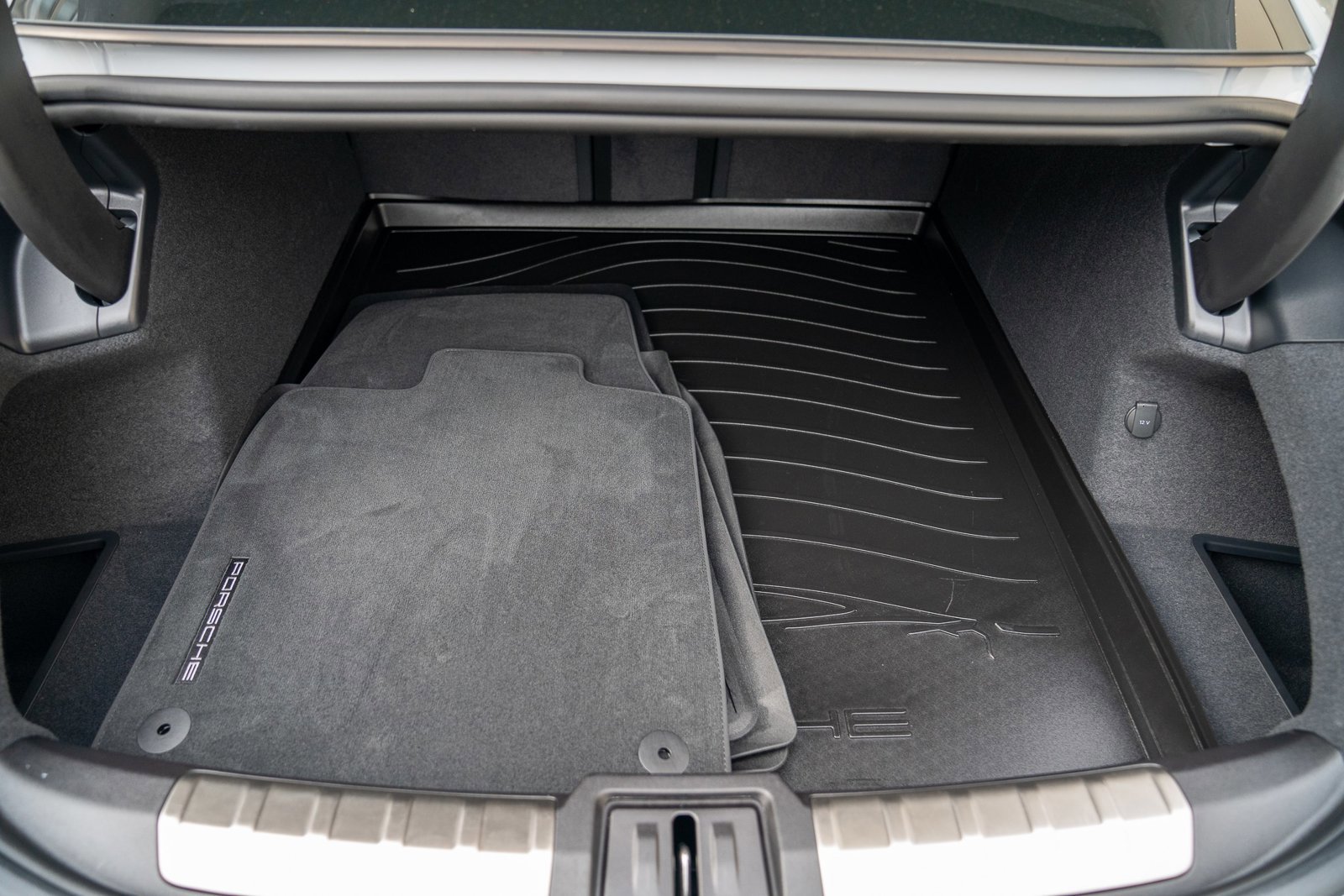 Used 2025 Porsche Taycan image 26