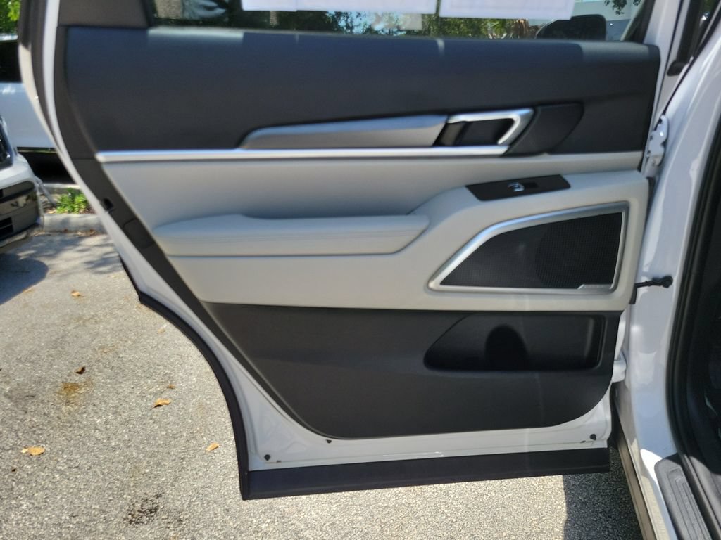 Used 2022 Kia Telluride S FWD image 12