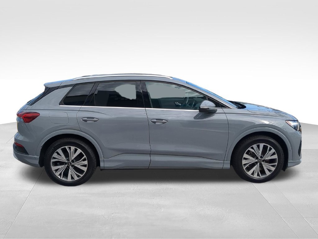 Used 2023 Audi Q4 e-tron Premium Plus w/ Premium Plus RWD image 2