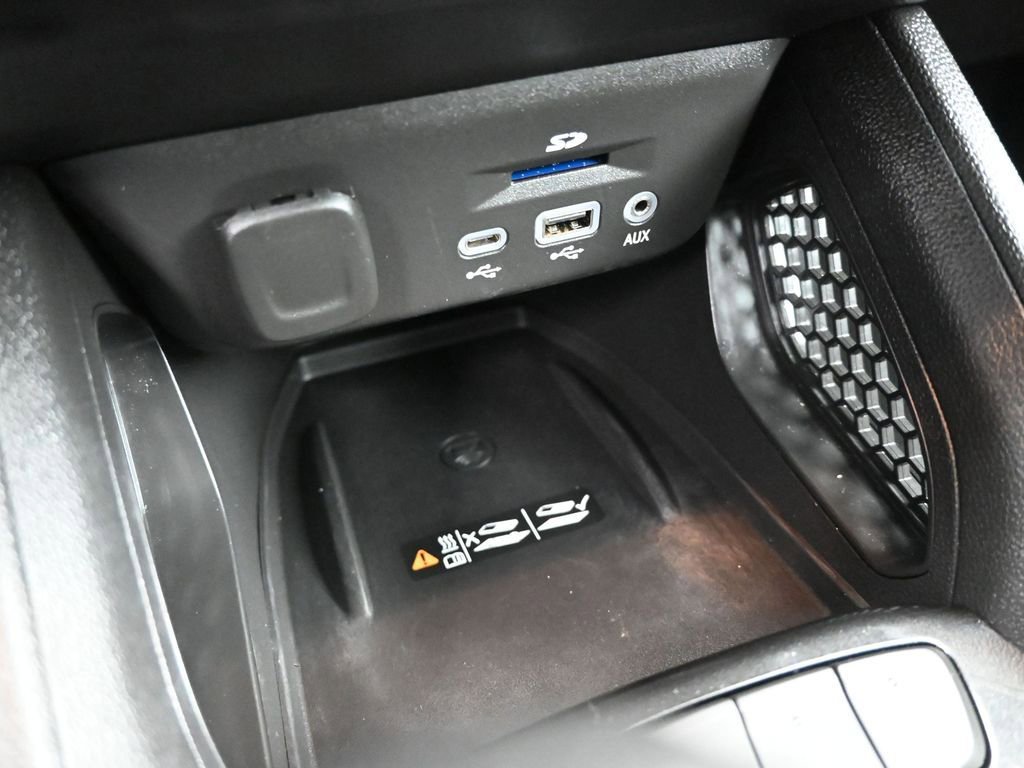 Used 2021 Chevrolet TrailBlazer ACTIV w/ Technology Package image 18