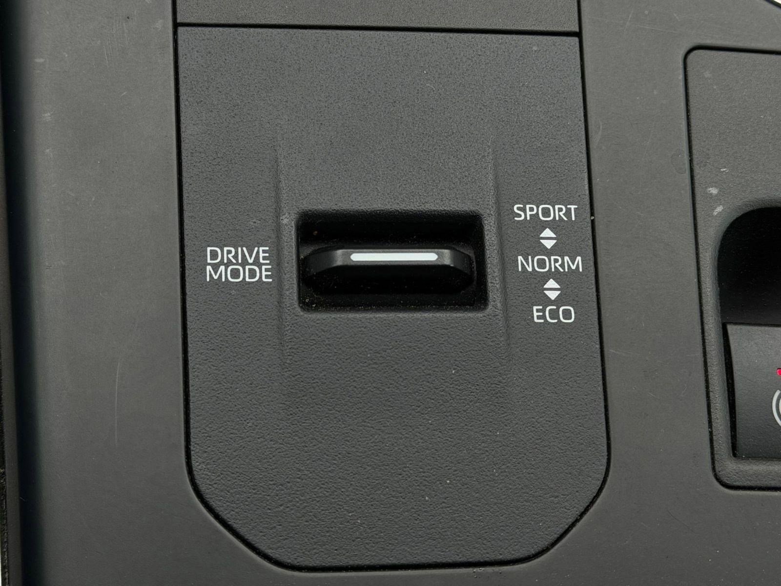 Used 2023 Toyota Highlander XLE image 33