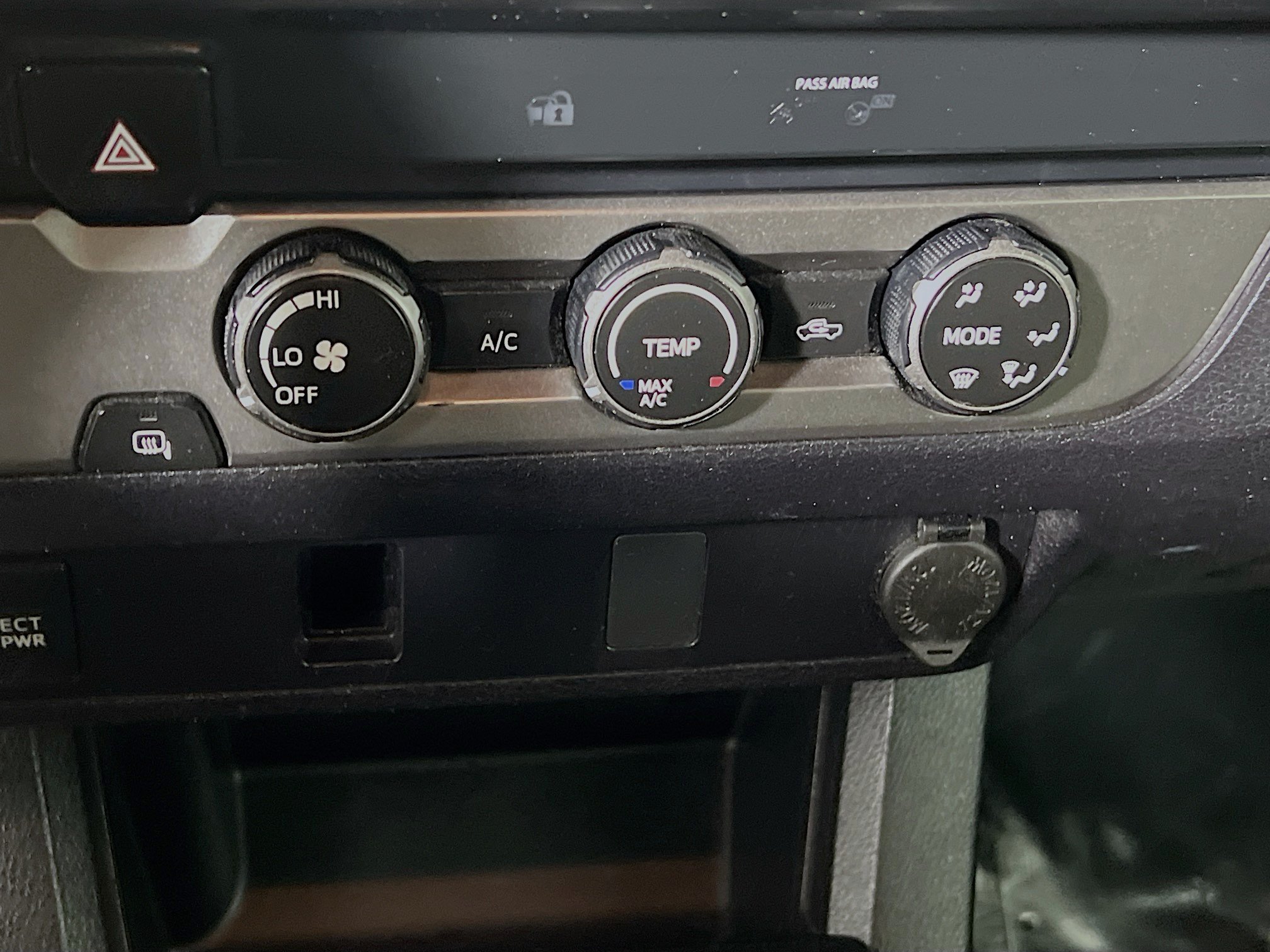 Used 2019 Toyota Tacoma SR w/ SR Convenience Package RWD image 24