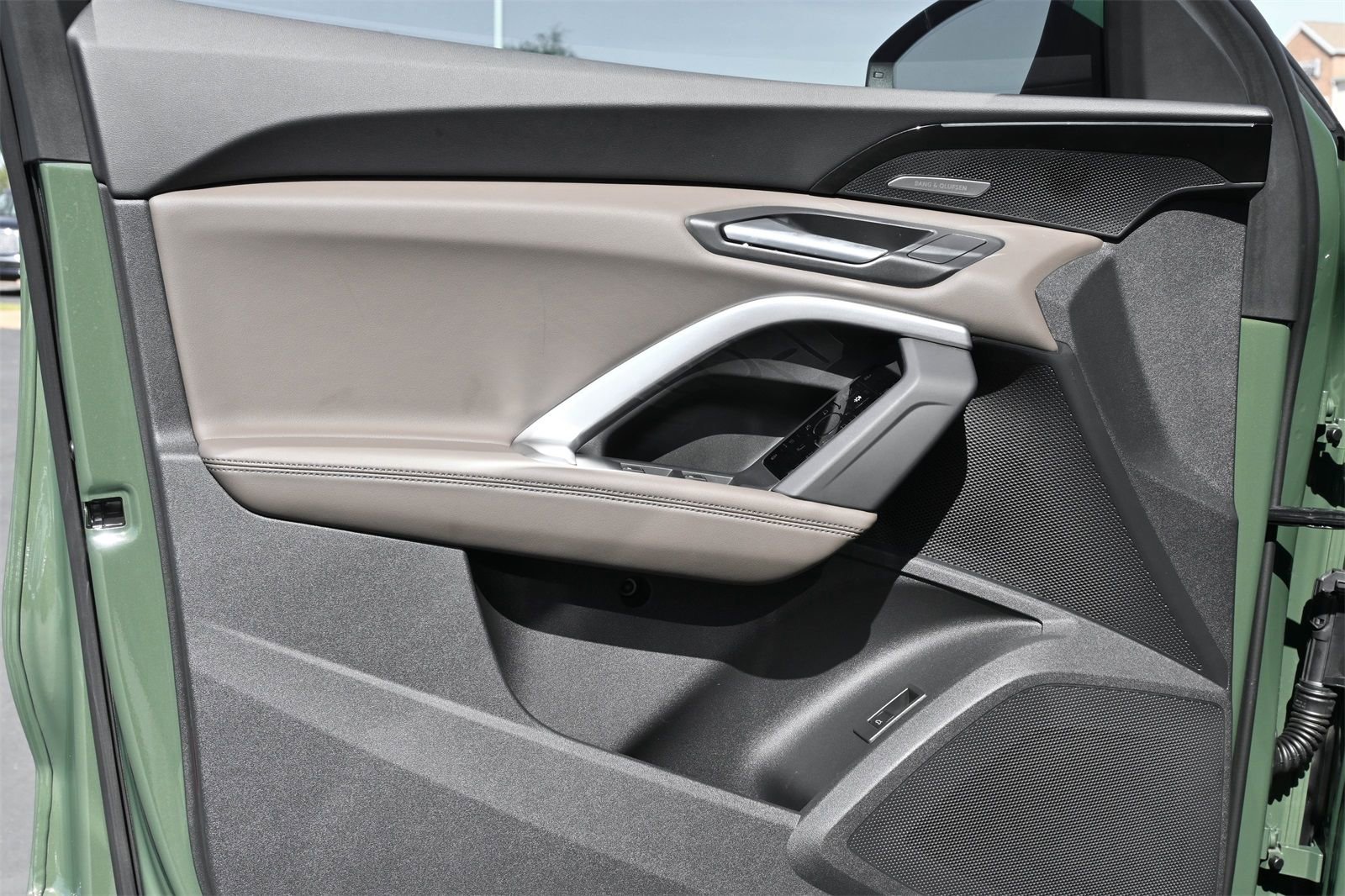 Used 2025 Audi Q5 Premium Plus w/ Premium Plus image 16