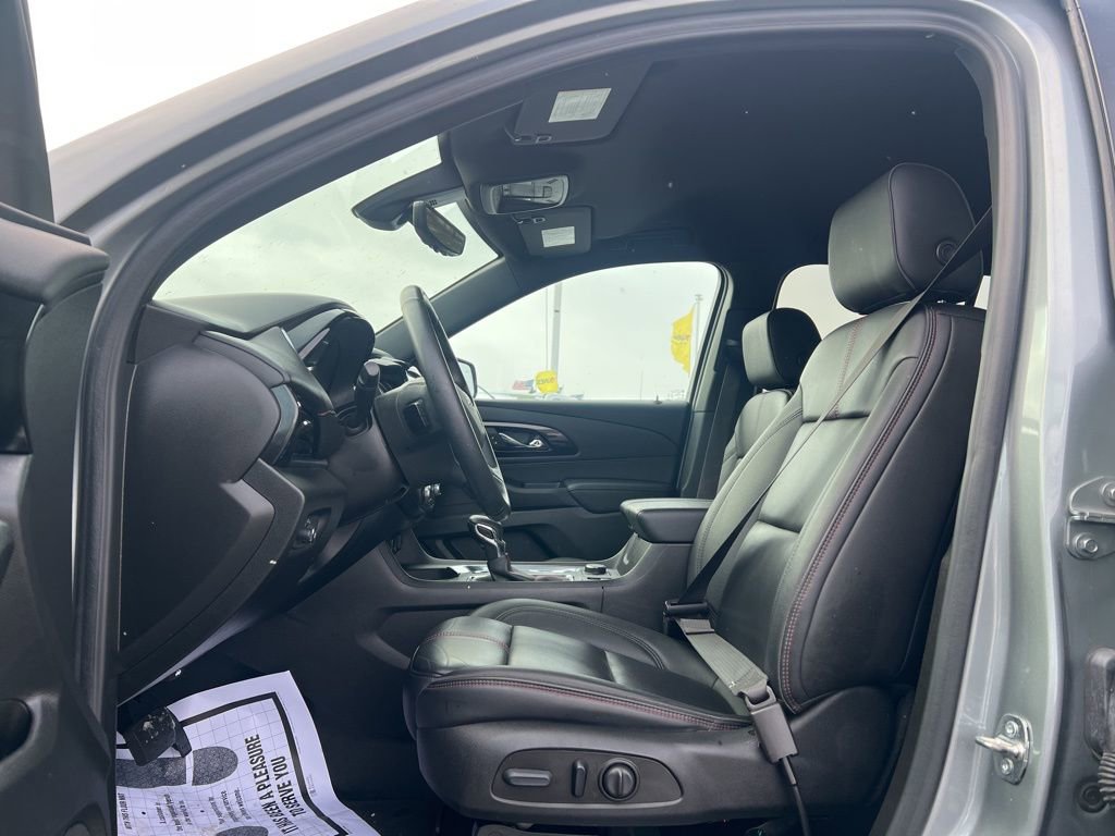 Used 2023 Chevrolet Traverse RS AWD/4WD image 11