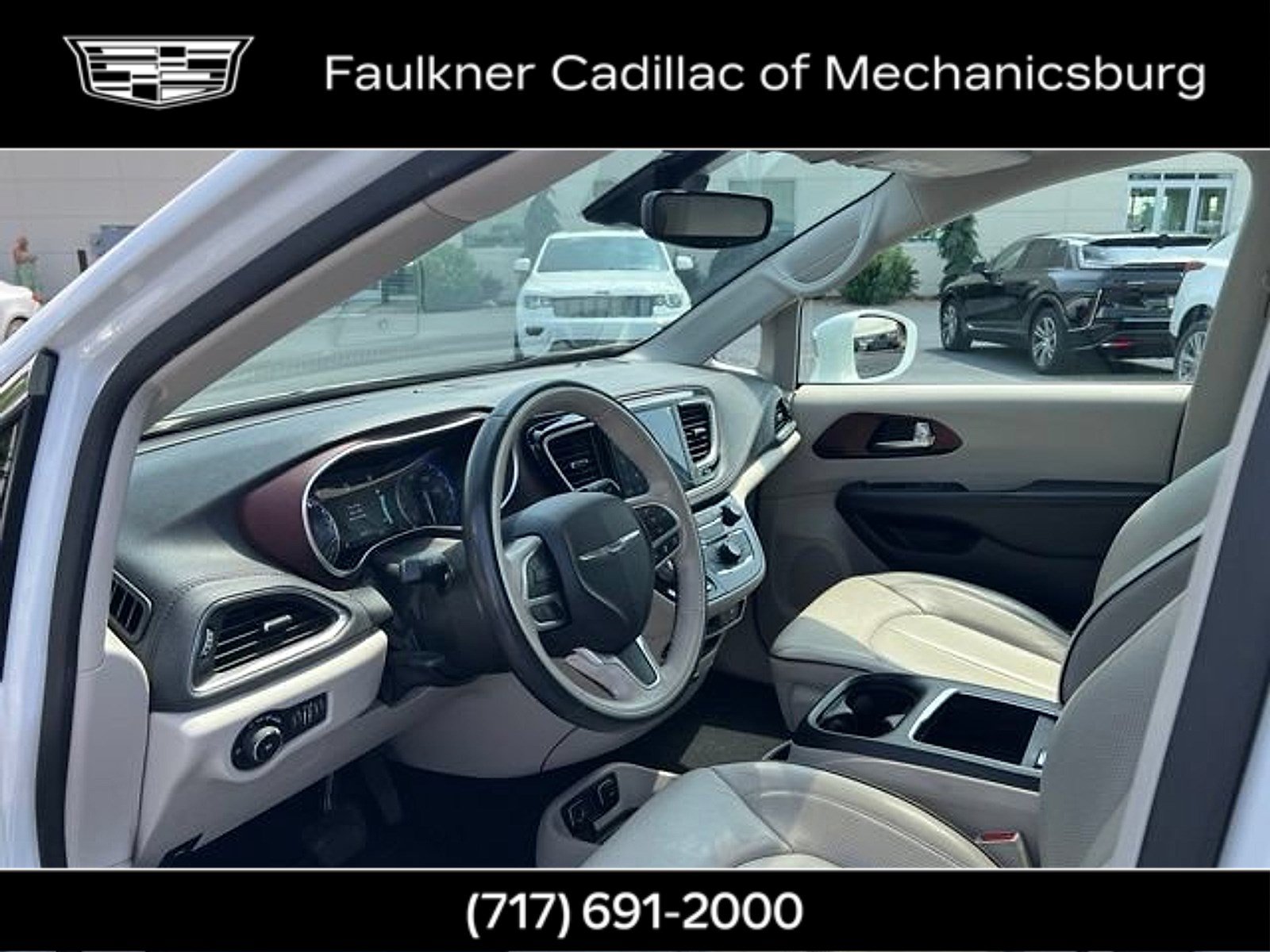 Used 2020 Chrysler Pacifica Limited w/ Advanced Safetytec Group FWD image 28