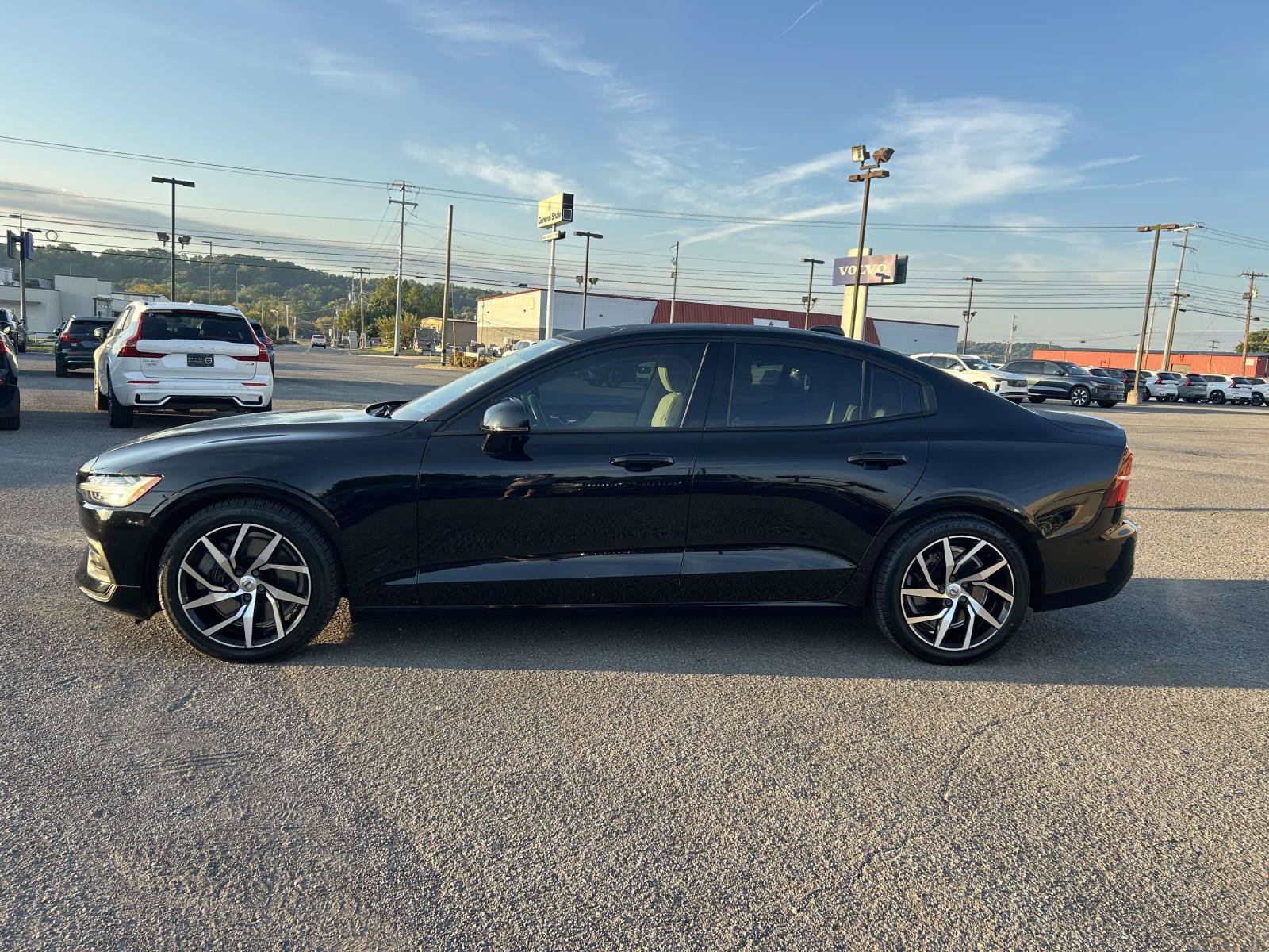 Used 2019 Volvo S60 T6 Momentum AWD/4WD image 4