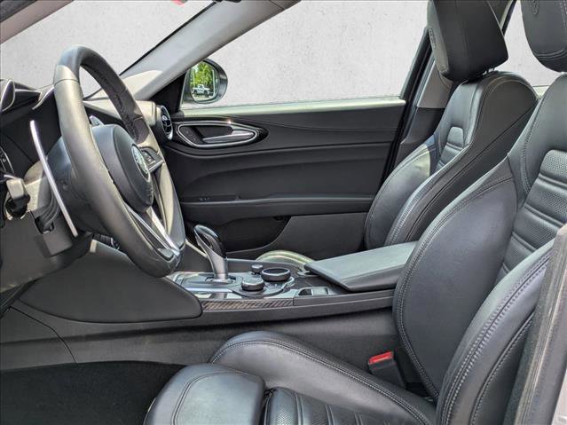 Used 2019 Alfa Romeo Giulia Ti RWD image 17