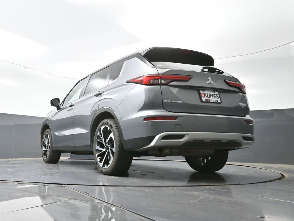 Used 2024 Mitsubishi Outlander SE image 56